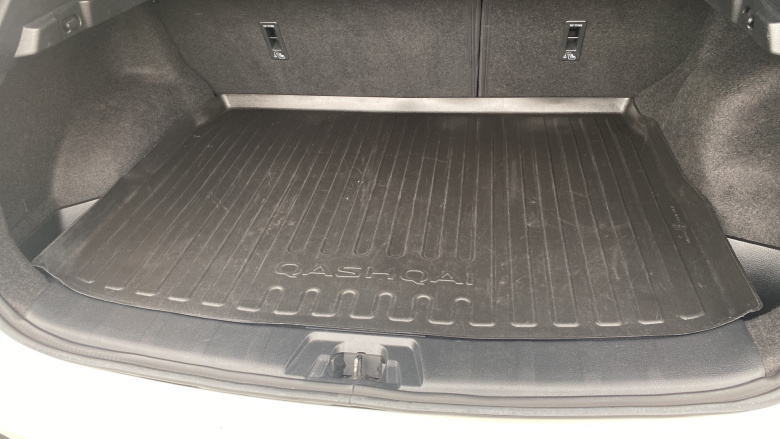 Nissan Qashqai 1.2 DiG-T N-Connecta 5dr Petrol Hatchback